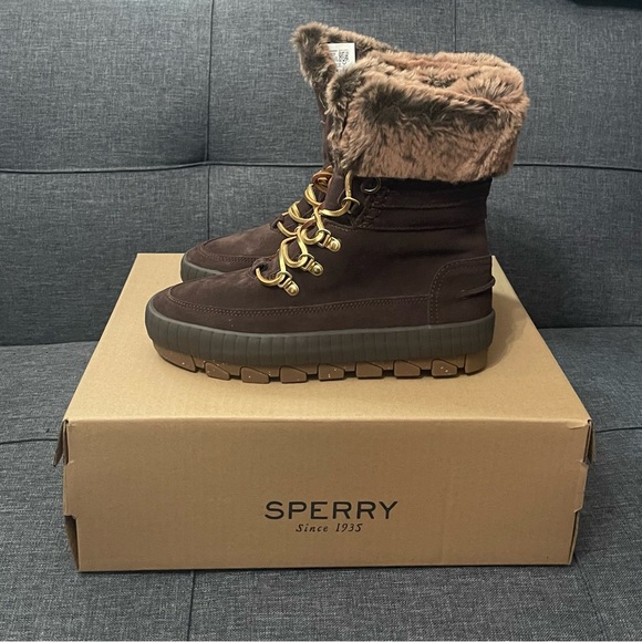 NEVER WORN. Brown suede ankle boots with fur - Picture 2 of 8